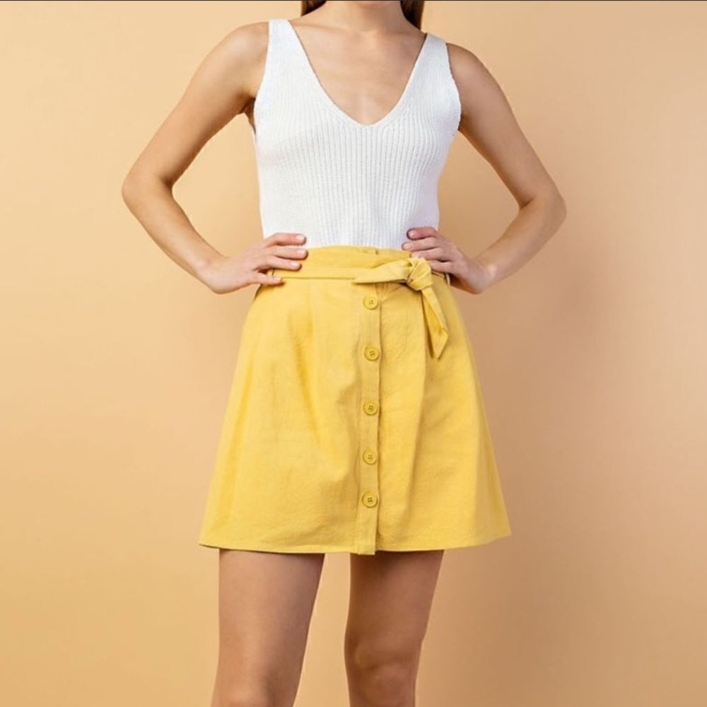 Le Lis Paper Bag Waist Skirt